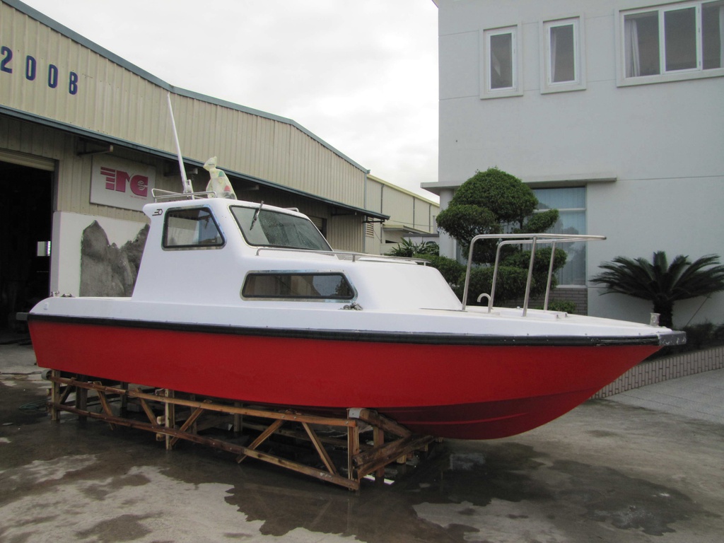 XUỒNG CAO TỐC CEMA 670